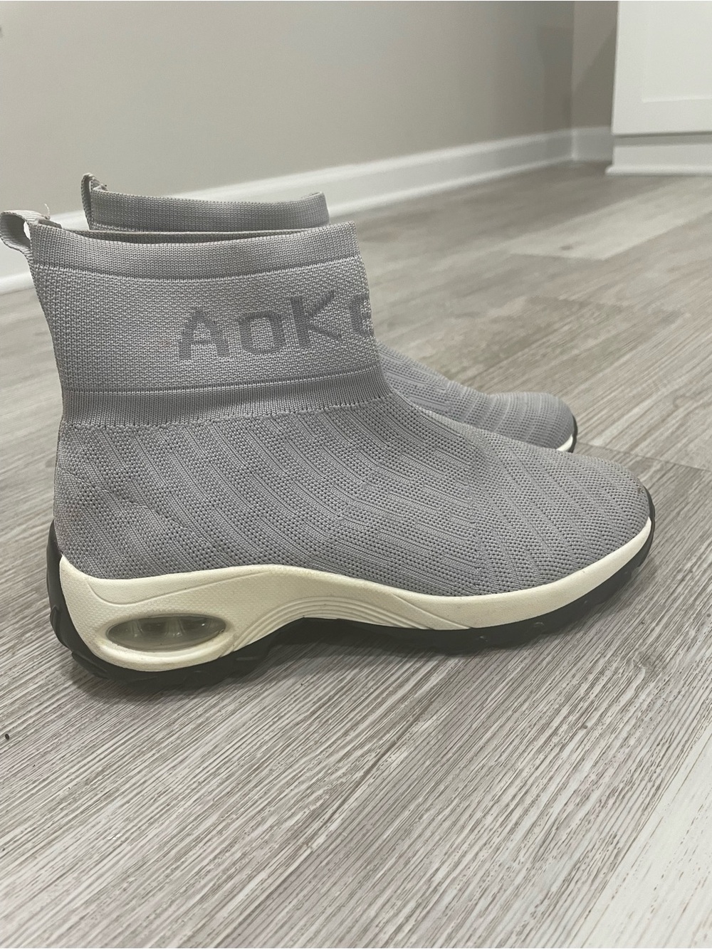 AOKELATO women’s athletic shoes